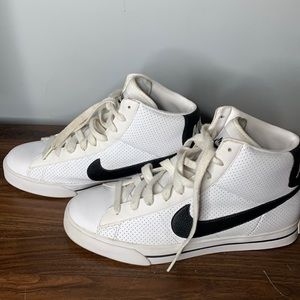 Nike Sweet Classic Tennis Sneaker